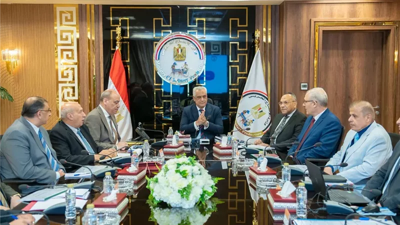 جمبلاط يترأس اجتماع اللجنة العليا للقيادات لمتابعة منظومة التدريب