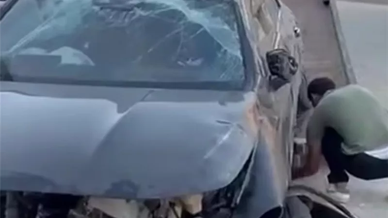 تحطم سيارة عدي الدباغ في حادث بالساحل الشمالي يثير تفاعلًا واسعًا