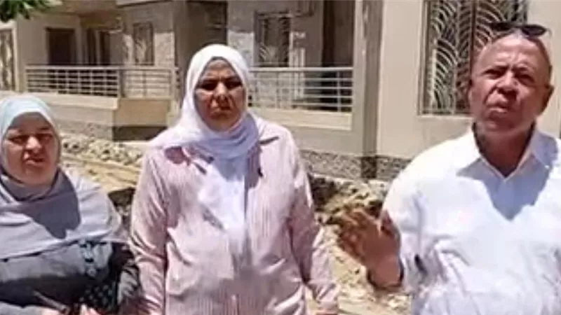 استغاثة سكان عمارات عبر موقع التواصل بسبب الشروخ والمطالبة بشقق بديلة