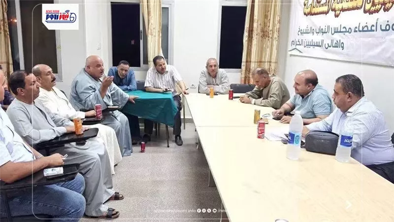 رئيس مياه الفيوم يلتقي العاملين بالإدارة القانونية ويؤكد علي حسن التعامل 