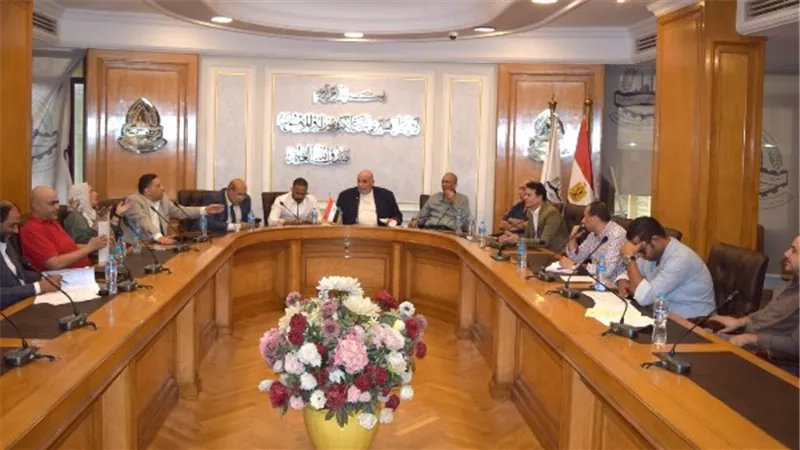 اجتماع موسع بين «شعبة حراسة المنشآت» و«التأمينات الاجتماعية» لبحث ملفات القطاع