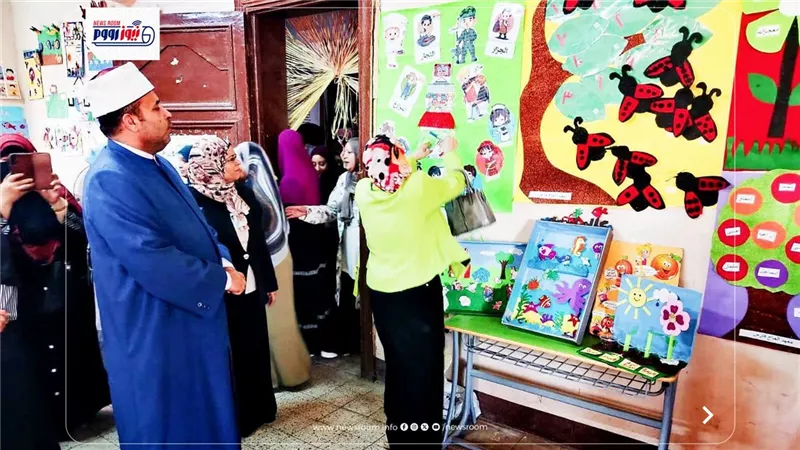 رئيس منطقة المنيا الأزهرية يفتتح معرض الوسائل التعليمية ويكرم المتميزين 