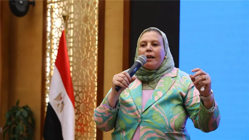 الدكتورة حنان الشاذلي: التواصل العاطفي يصنع السعادة الزوجية