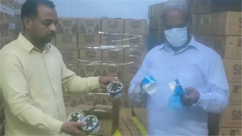 ضبط 6500 علبة آيس كريم بدون بيانات قبل طرحها بالأسواق في الأقصر