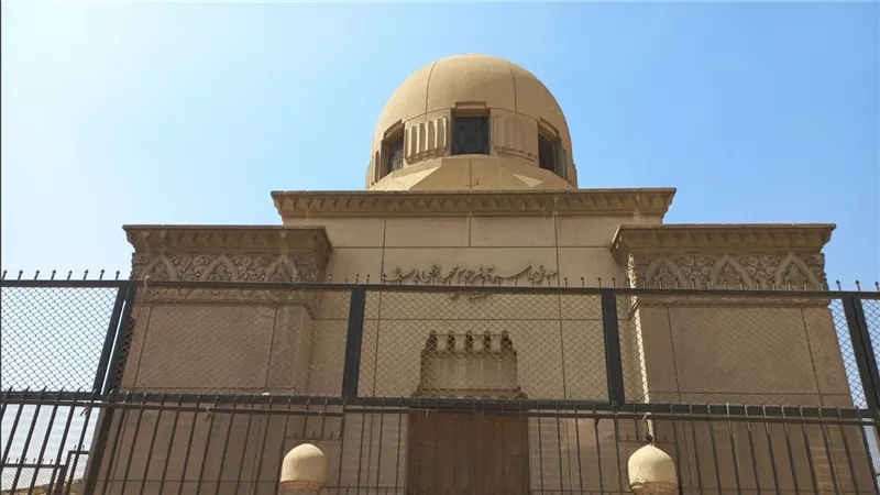 قبة تراثية مهددة بالإزالة.. والمسؤولين عن التنفيذ: الآثار لم تبلغنا