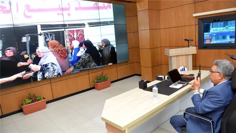 محافظ الدقهلية عبر الشبكة الوطنية للطوارئ يتابع أعمال النظافة ورفع الإشغالات