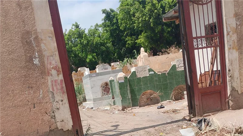 فرحة أهالي دمياط بعد تنظيف مقابر عمرو بن العاص عقب نشر نيوز رووم