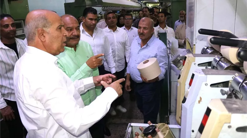 محافظ السويس يتفقد مصنع مصر إيران ويبحث معوقات الإنتاج لدعم الصناعة الوطنية