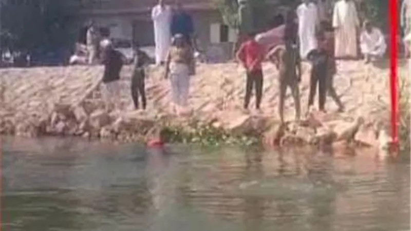 مصرع سيدتين وإصابة 9 أخريات في انقلاب سيارة عمالة زراعية بمجرى مائي بالبحيرة