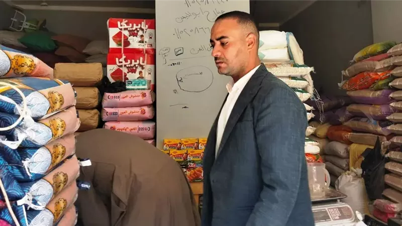 محافظ أسوان يتابع جهود فرع جهاز حماية المستهلك لضبط الأسواق بكوم أمبو 
