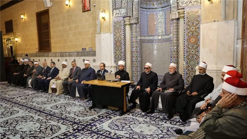 وزير الأوقاف يشهد ملتقى الفكر الإسلامي بمسجد الحسين بمشاركة علماء 15 دولة