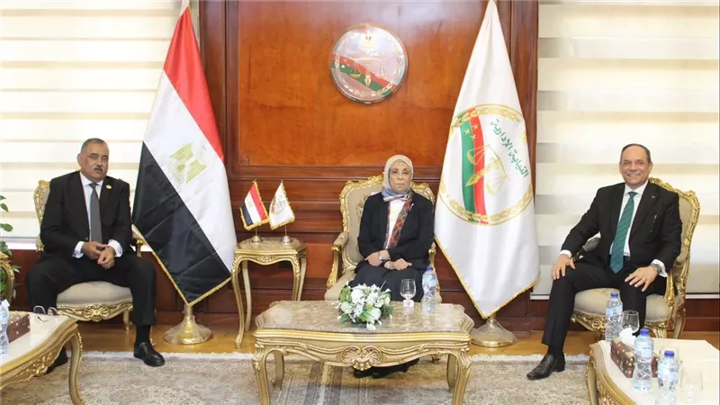 رئيسة النيابة الإدارية تستقبل مجلس نادي المستشارين للتهنئة بتوليها رئاسةالهيئة