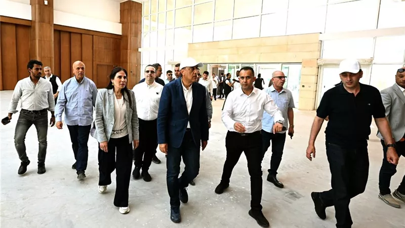 مدبولي يتفقدمركز المؤتمرات والمعارض الدولي بالمدينة التراثية والحديقة المتحفية