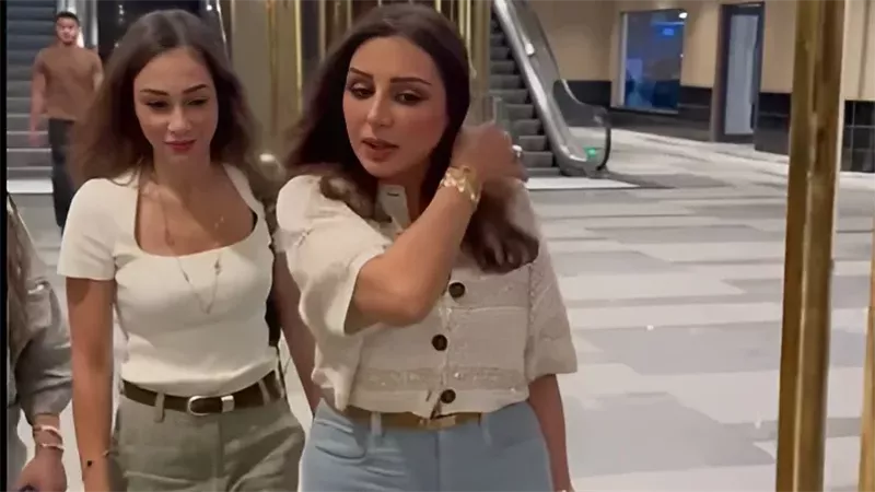 بعد حكم حبسها .. أول ظهور لراندا رياض مديرة أعمال أنغام في مسرحية خيال مريض