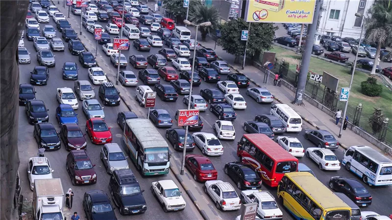 «قبل ما تنزل مشوارك».. الحالة المرورية في شوارع وميادين القاهرة والجيزة