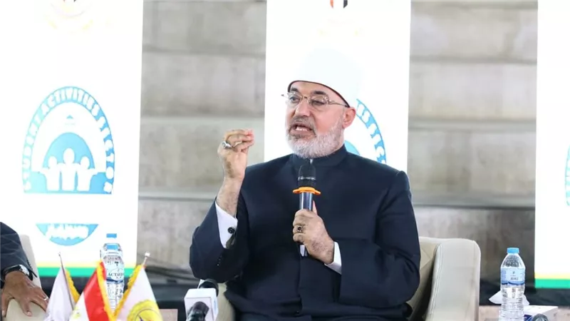 المفتي: المتاجرة بالكرامة والسعي وراء التريند على حساب القيم يهدد المجتمعات