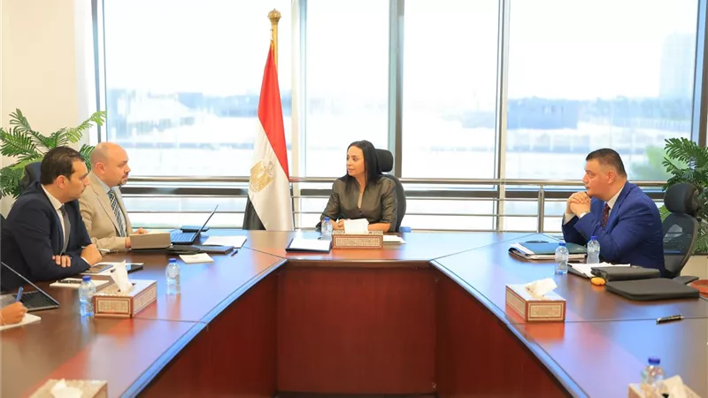 وزيرة التضامن تتابع التقرير السنوي لصندوق دعم مشروعات الجمعيات