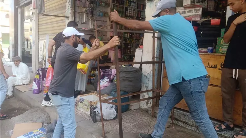 رفع ٣٠ حالة اشغال خلال حملة لإزالة الاشغالات بمدينة أبوالمطامير