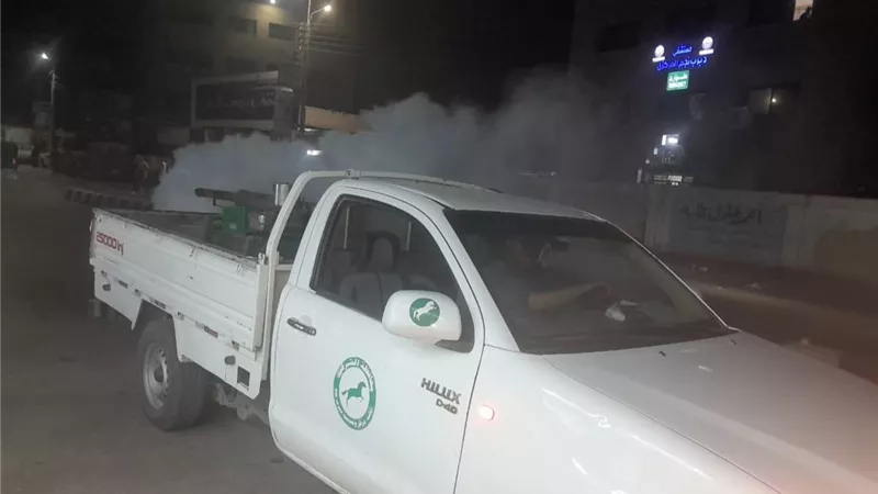 حفاظاً على الصحة العامة والبيئة تكثيف حملات رش الناموس والحشرات بالشرقية
