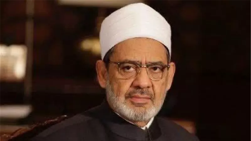 الأزهر الشريف ينعى السيدة فتينة خميس رائدة العمل الخيري والإنساني