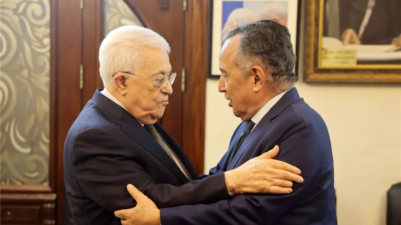 الرئيس الفلسطيني يستقبل الأمين العام لجامعة الدول العربية فى عمان