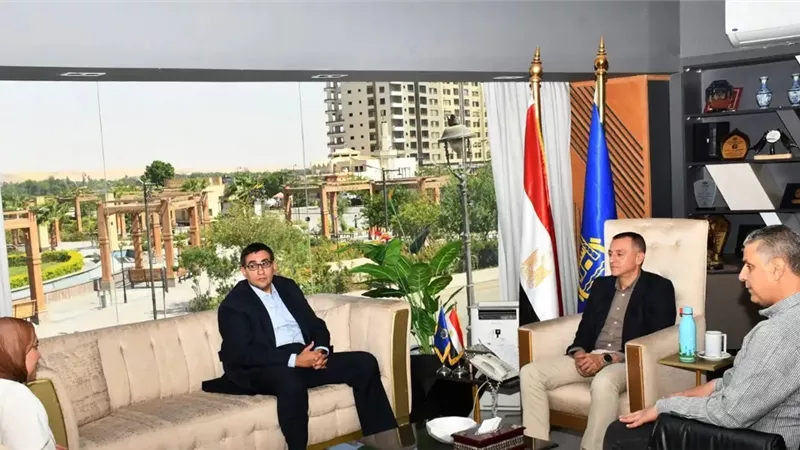محافظ أسوان يلتقي مدير المعهد القومي للاتصالات لاستضافة المنتدى الأفرو-الآسيوي
