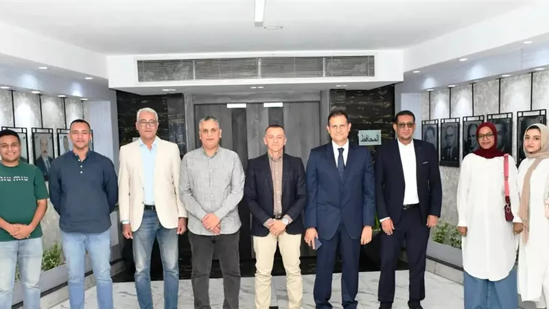 محافظ أسوان يستقبل وفد مركز إبداع مصر الرقمية لبحث سبل دعم التحول الرقمي