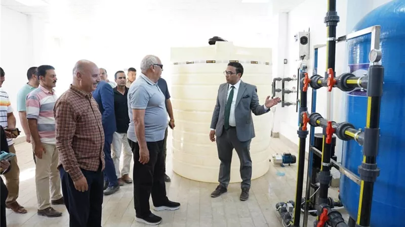 محافظ مطروح يتفقد محطة المياه بالكيلو 4 ويوجه بضبط أسعار مياه الشرب للمواطنين