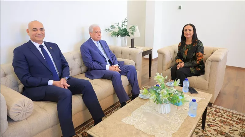 وزيرة التضامن تلتقي مستشار رئيس الجمهورية للتنمية المحلية ورئيس جامعة السادات