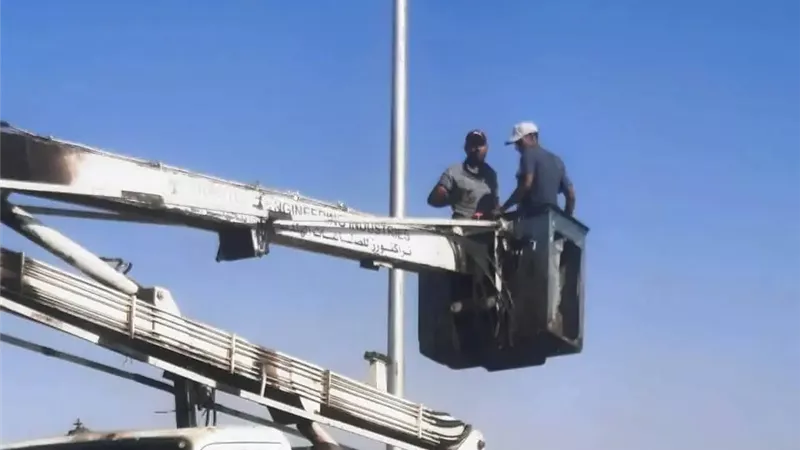 محافظ أسوان تركيب 295عامود وكشافات بالطاقةالشمسية بطول 10كم بطريق السدالعالي