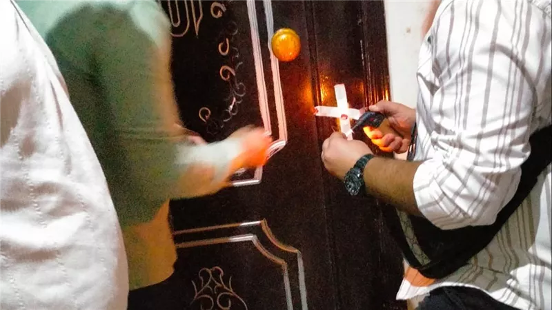 4 محاضر بيئية وقرارات غلق.. حملة رقابية تضرب المخالفين في قنا
