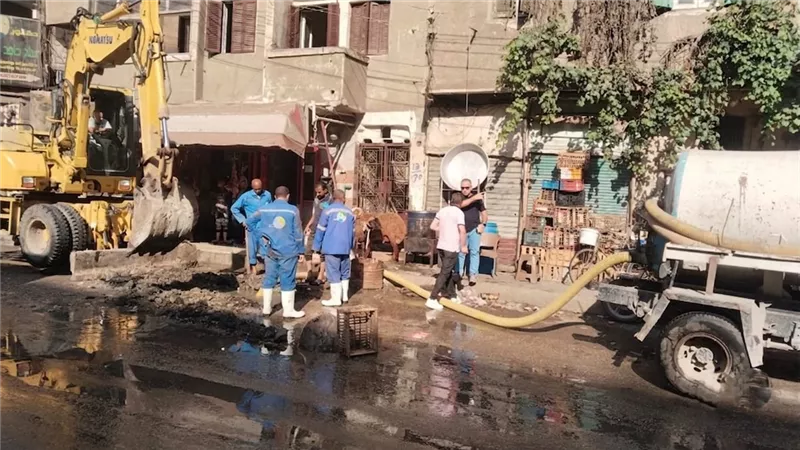 استجابة عاجلة تنهي أزمة طفح الصرف الصحي بمنطقة المثلث في حي الأربعين بالسويس 