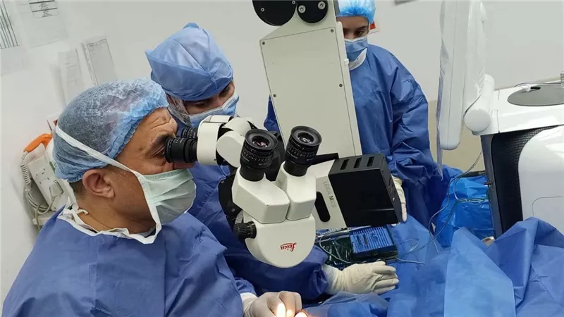 الرعاية الصحية تنجح في إجراء 5 عمليات جديدة ومتقدمة لزراعة قرنية العين