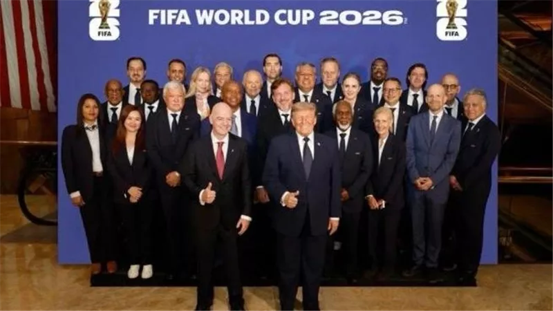 ترامب يستقبل مجلس فيفا قبل نهائي كأس العالم بحضور هاني أبو ريدة