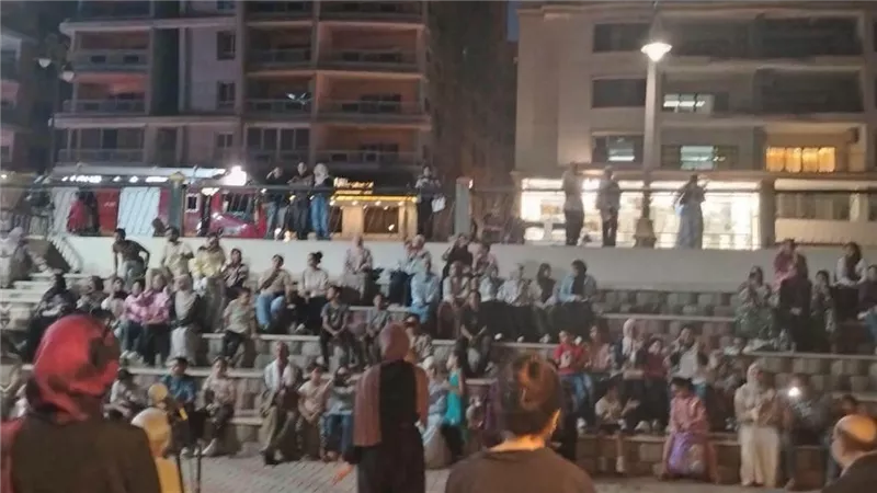شارع الفن يواصل تقديم البهجة في المحافظات.. بعروض تجذب الجمهور