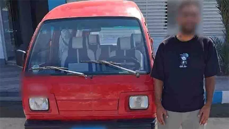 ضبط سائق فان أجبر راكبة على النزول من سيارته بعد مشادة بالإسكندرية