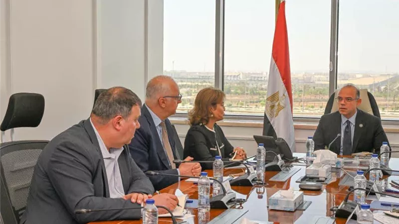 وزير الاستثمار يبحث مع بنك أوف نيويورك تعزيز أدوات التمويل وجذب الاستثمارات