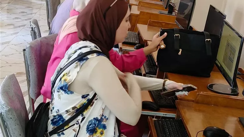 محافظ السويس: تأهيل العاملين بالحاسب الآلي لتعزيز التحول الرقمي والارتقاء 