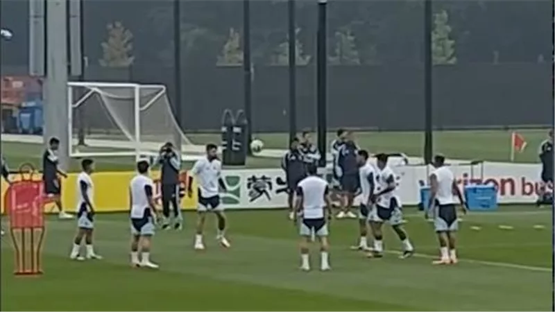 الطقس يربك حسابات إسبانيا والأرجنتين قبل نهائي كأس العالم