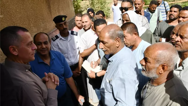 محافظ أسوان: التصريح بتسيير المركبات لمدة 3 أشهر لحالات التجديد 