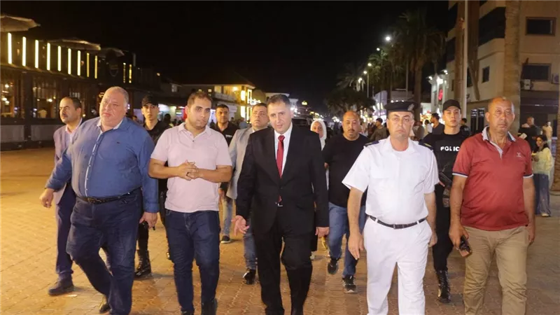 محافظ دمياط يتفقد ممشى النيل واللسان برأس البر لمتابعة إزالة الإشغالات 