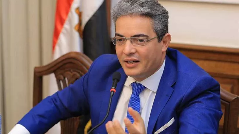 نقيب الإعلاميين يرد على شريف عامر: «أنا نقيب الإعلاميين مش منتحل صفة»