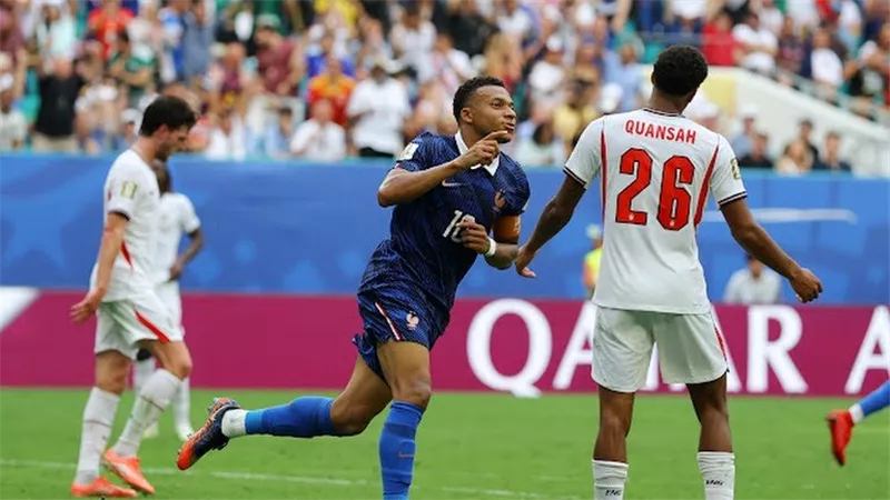 مبابي ينفرد بصدارة هدافي كأس العالم التاريخيين ويسجل هدفه العاشر بالمونديال  