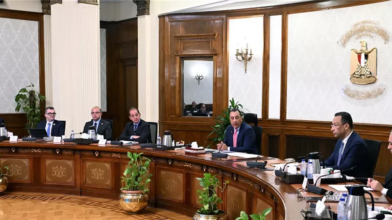 الحكومة تتابع تنفيذ تكليفات الرئيس لرقمنة الخدمات الحكومية وحماية المال العام