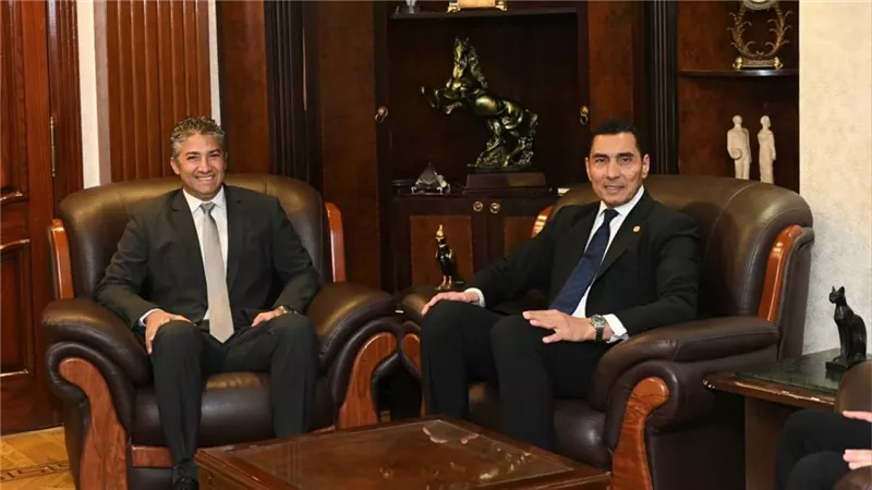     وزير الشباب والرياضة يبحث مع مسؤولي وادي دجلة تعزيز التعاون