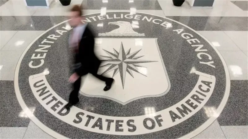 كيف ساعد ضابط CIA الإمارات في الحصول على تقنيات الذكاء الاصطناعي الأمريكية؟