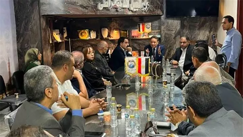 الجيل الديمقراطي يناقش تطورات المنطقة والإصلاح الاقتصادي في صالونه السياسي
