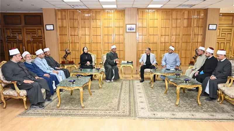 محافظ الشرقية يستقبل مدير عام الوعظ لتنفيذ قوافل تنشر الفكر الوسطى