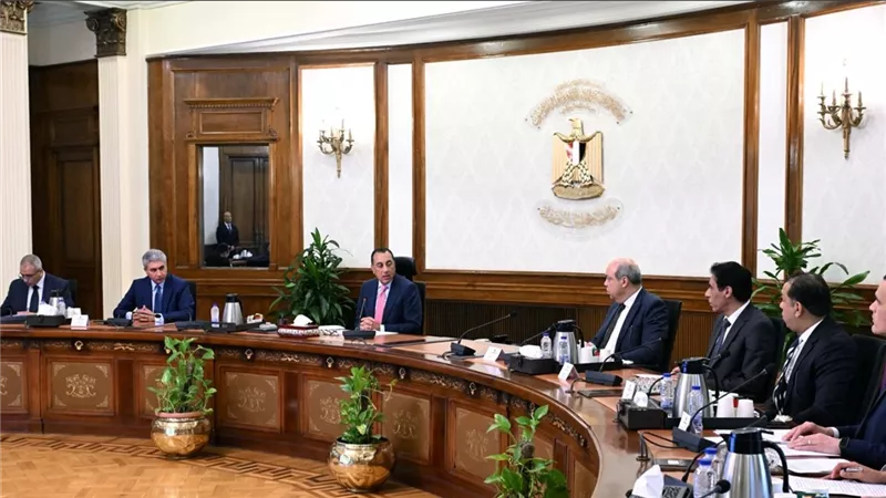 «اعتبارا من أغسطس».. رئيس الوزراء يتابع إجراءات تيسير دخول السائحين إلى البلاد