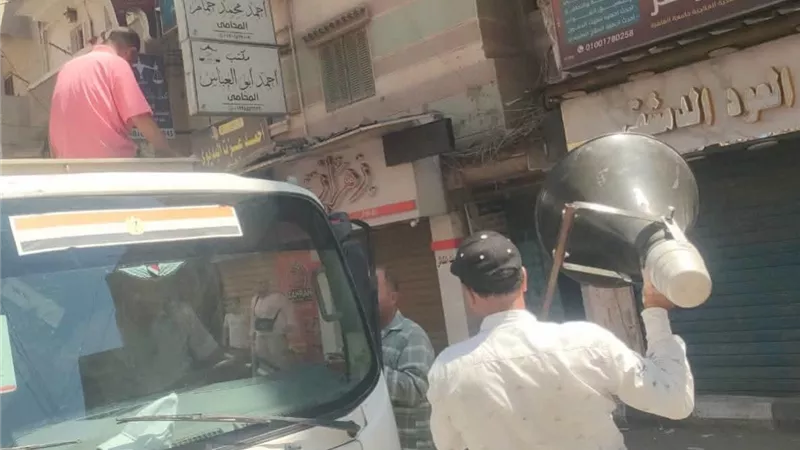 حملة ميدانية لضبط مكبرات الصوت المستخدمة من الباعة الجائلين حفاظًا على الهدوء 
